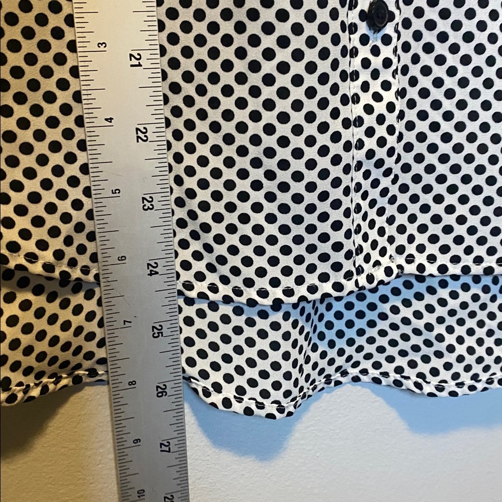 Express Boyfriend Button Up Shirt Women’s Small White Black Polka Dot Roll Tab - Picture 12 of 13